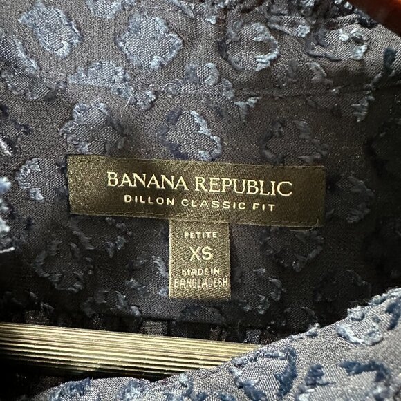 Banana Republic Blouse Womens XS Dillon Classic Fit Navy Blue Hidden Buttons - Picture 4 of 9
